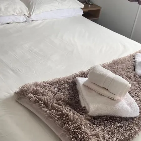 Trailer By The Sea *