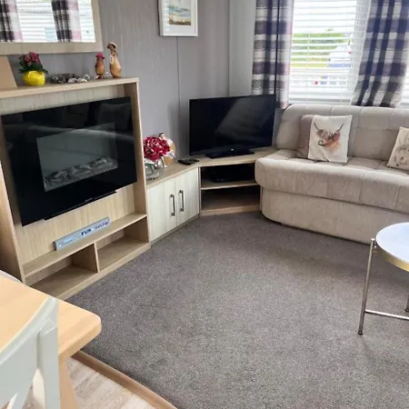 Trailer By The Sea *