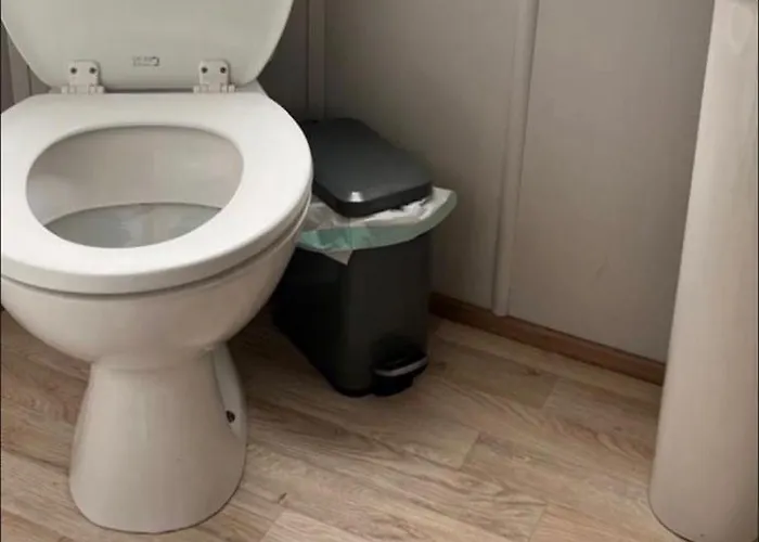 Trailer By The Sea *