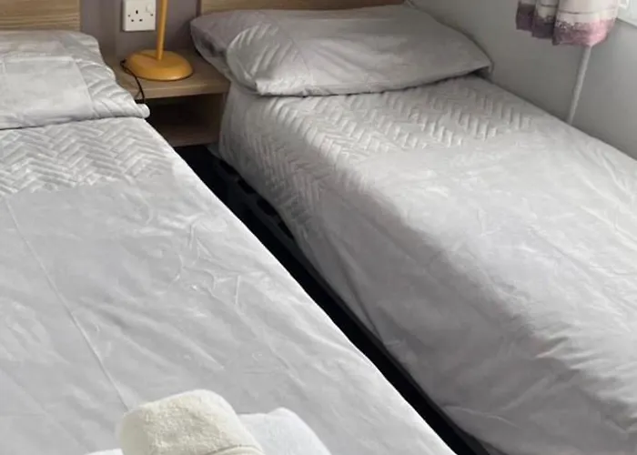 Trailer By The Sea *